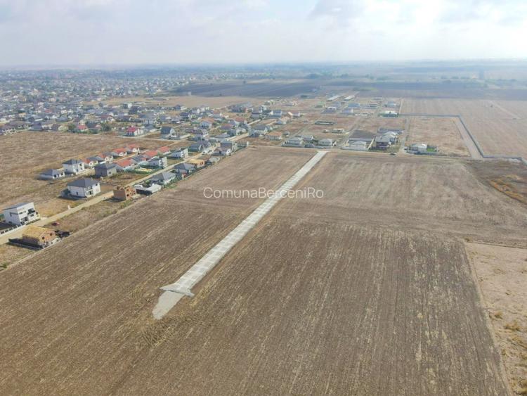 Loturi Intravilan In Rate Berceni | utilitati: curent, drum | #UG16 - 7