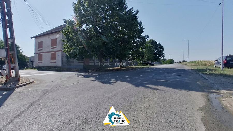 Clădire împunătoare de 540 mp pe 2 nivele în Sânnicolau Mic - 2