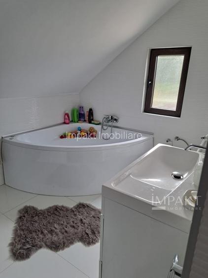 Casa  cu  vedere Panoramică în Făget, Peisaj de Vis și Confort Complet! - 9