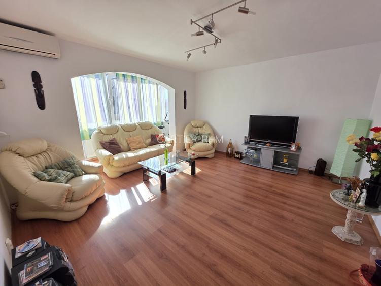 🏡 Apartament 3 camere de vânzare – Zona Aradului 🏡- 5365 - 2