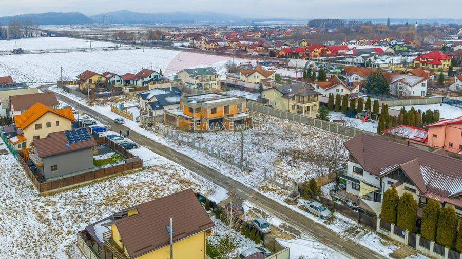 Comision 0% - Casa la rosu cu teren de 1000mp - Harman - 3