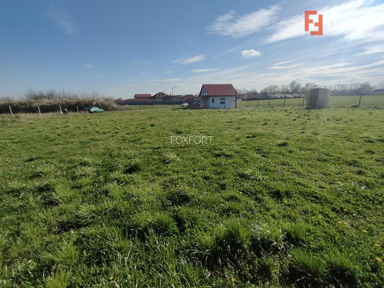 Teren de 2600 mp in Sanmihaiul Roman imprejmuit - ID V5057 - 7