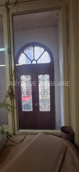 Noblețe Arhitecturală și Oază Verde: O Moștenire Vie cu Grădină Privată - 24