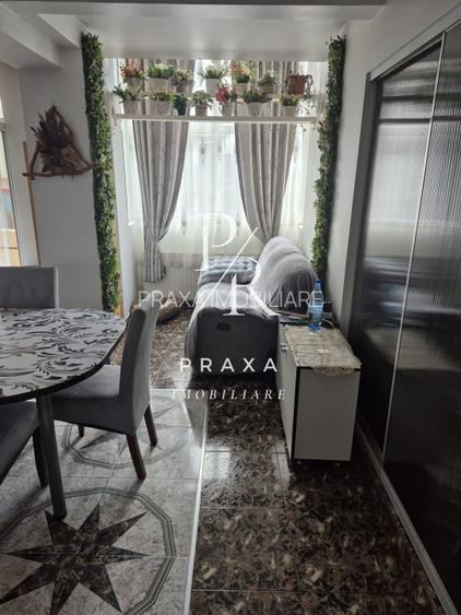 Dupex de vanzare transformat in 2 apartamente zona Metro! - 4