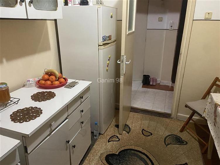 Apartament trei camere , zona Cartier Sud , 55 mp , curat - 7