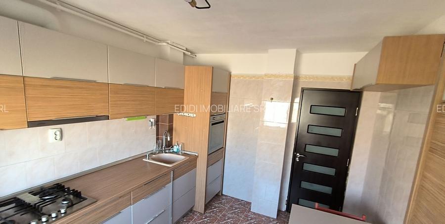 3 camere decomandat Valea Ialomitei, 2 bai, 1979, reabilitat, centrala proprie - 5