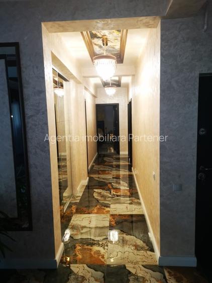 Penthouse cu 5 camere decomandat în Prundu - 16