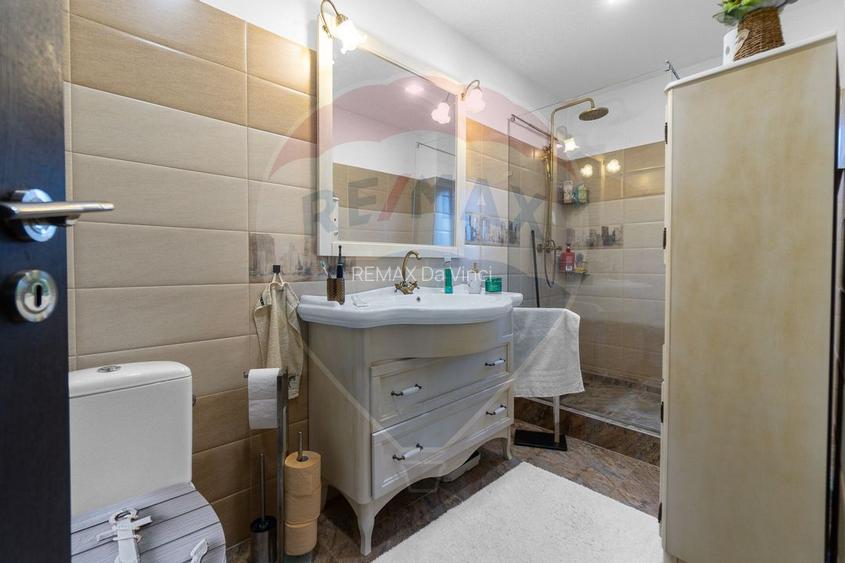 Casă / Vilă cu 4 camere de vânzare în zona Central - 31