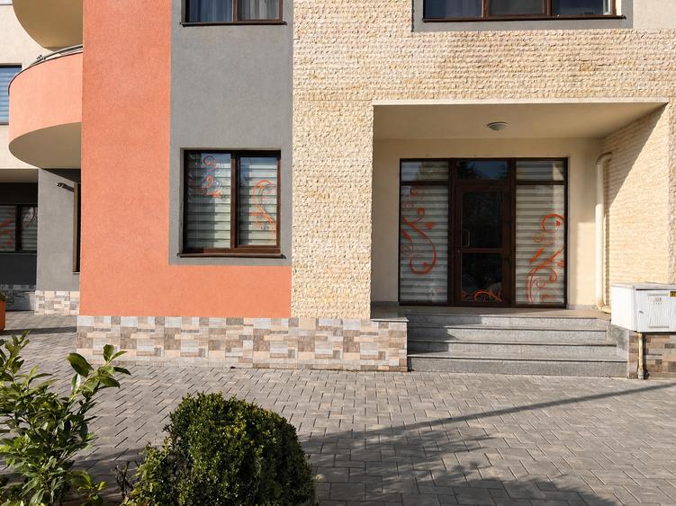 Spațiu 70 mp Premium zona Coresi cu vedere la stradă include 1 parcare subterana - 10