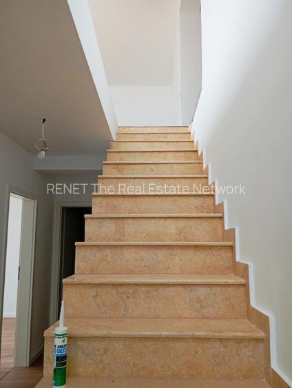 Vila Tunari str. Paris, 5 camere, curte 300  mp, 400 mp construiti - 16