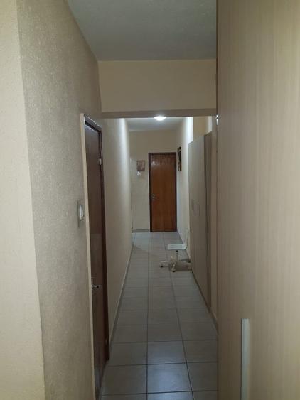 Titulescu, scoala 3, 3 camere decomandat, 80 MP,Loc parcare, etaj 1, 550 euro