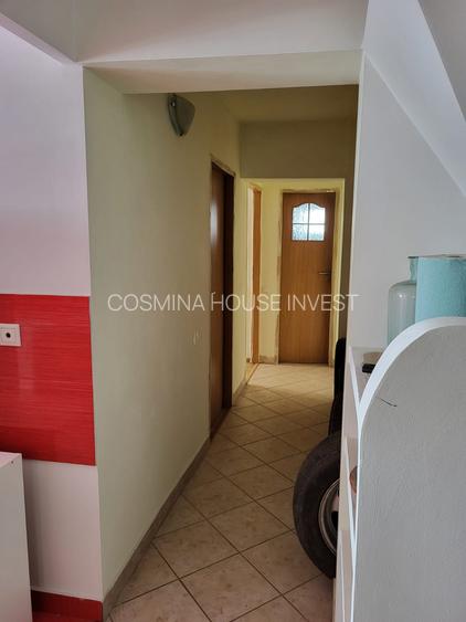 Malu Rosu ,se vine apartament cu trei camere ,pret  83000 euro - 2
