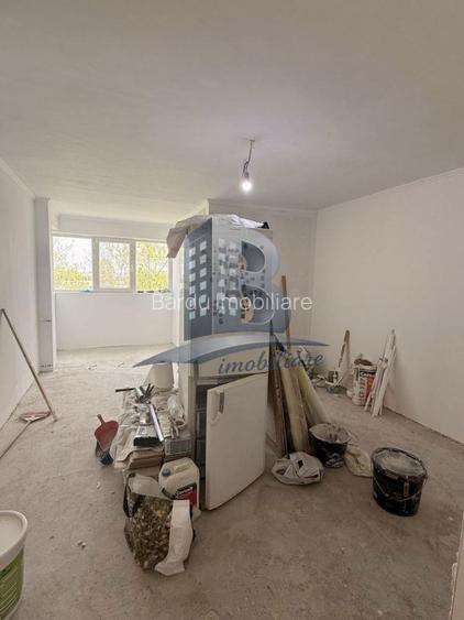 Garsoniera Titan/ Necesita Renovare/ Piata Minis - 3