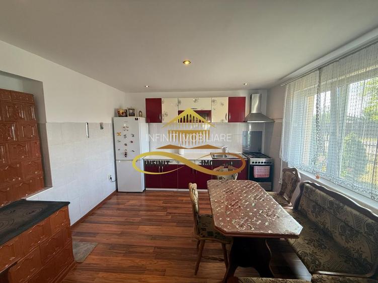 Casa de vanzare in Bacau Saucesti spatioasă cu etaj separat - 7