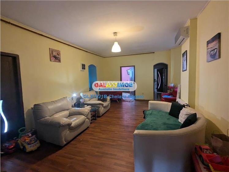 Calea Calarasilor,tot etaj 1  1, supr.util 200 mp,garaj,curte,pod inal - 2