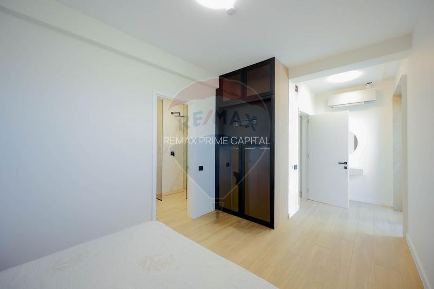 De vânzare Vilă cu 8 camere în Sânmartin, 290 mp util, teren 1100 mp - 23