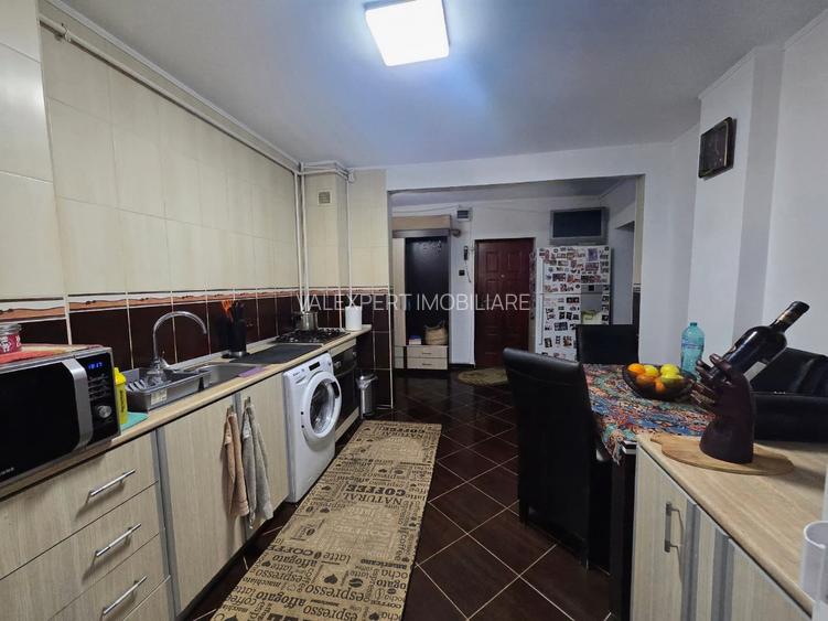 Calea 13 Septembrie,2 cam,et.3,decomandat, supraf 64mp, centrala proprie. - 3