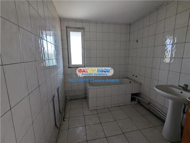 1 Decembrie,vila 5 cam ,P+1+pod, teren 1000 mp,an 2005 - 8