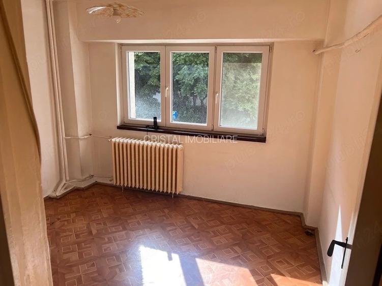 Vanzare Apartament decomandat 2 camere, bloc 1980, 1 min metrou Obor - 2