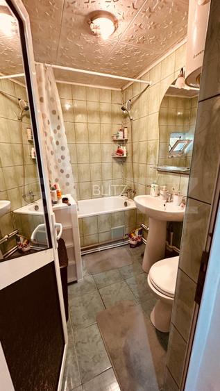 Casa mare 8 camere si 700 mp teren in Miroslava langa Family Market - 11