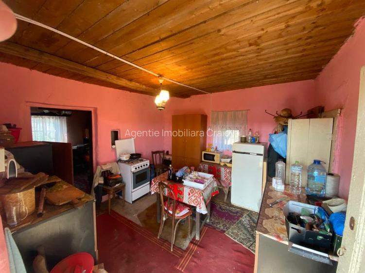 Vanzare casa batraneasca 2 camere + teren 1100mp in comuna Teslui, Olt - 5