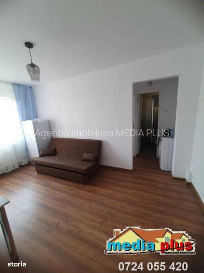 Apartament cu 3 camere semidecomandat Micro 21 - 3