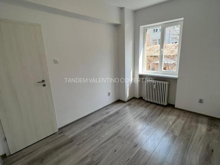 Piata Victoriei , Gara de Nord , Bulevardul Gheorghe Duca - 7