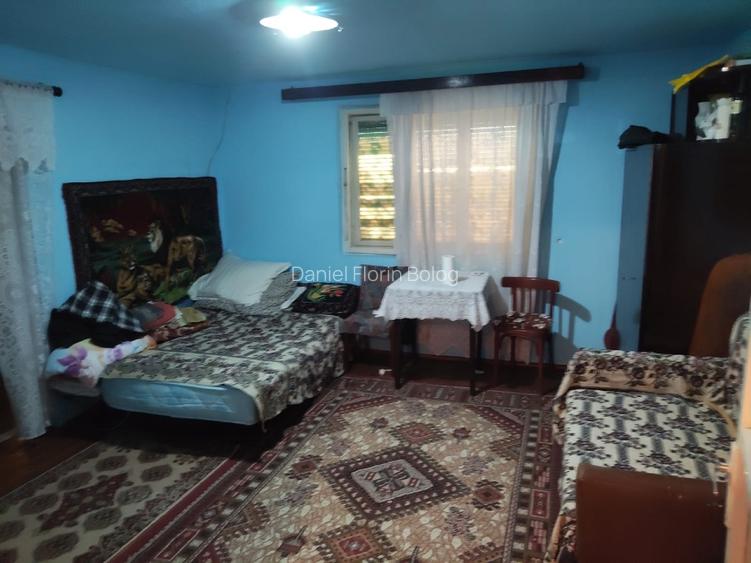 Casa 3 camere spatioasa de vanzare zona linistita - 9