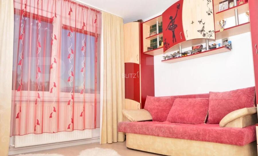 De vanzare apartament 4 camere (cartier Tractorul) - 6