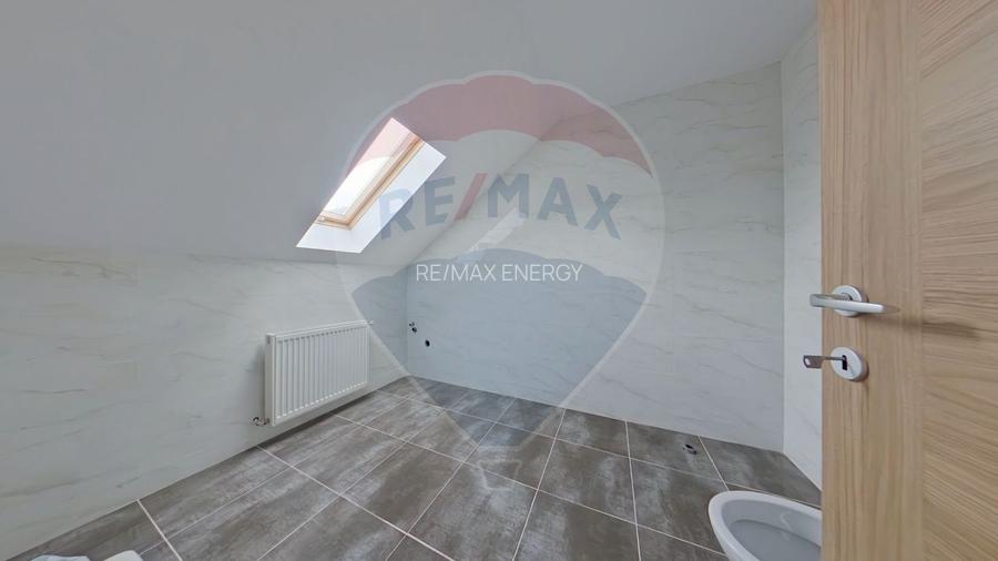 Mansarda de vanzare, 81mp, str Cetatii. Comision 0% - 6