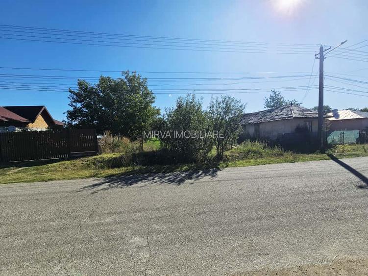 Teren intravilan 1.585 mp, cu utilități la hotar –Gherghița–Ungureni - 9