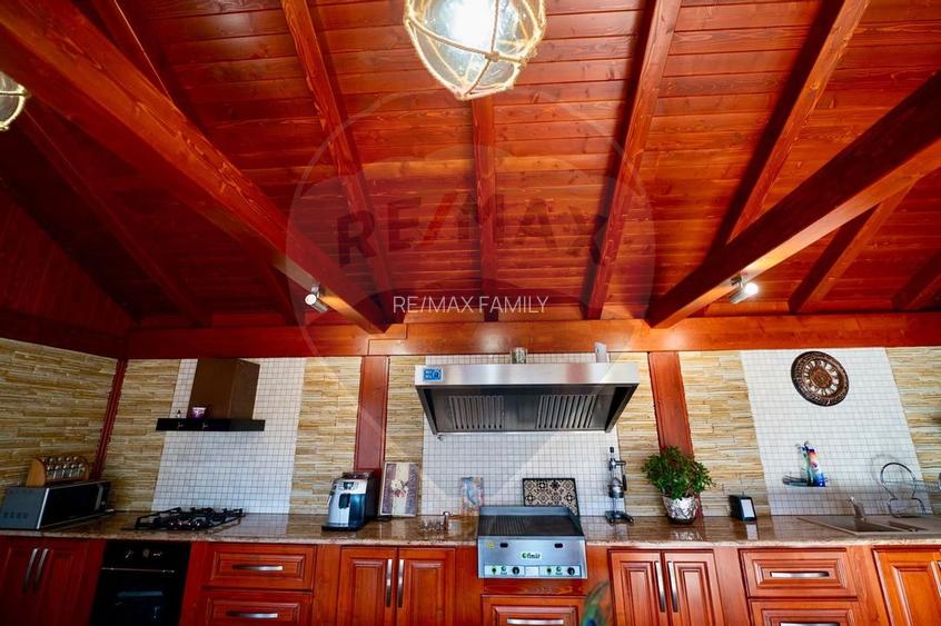 Casă impresionanta cu teren 2700mp garaj 2 masini si terasa-Madaras - 16