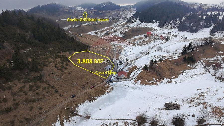 Teren 3808mp+Casă Fundata, Brașov - Cheile Grădiștei - Drum asfaltat - 2