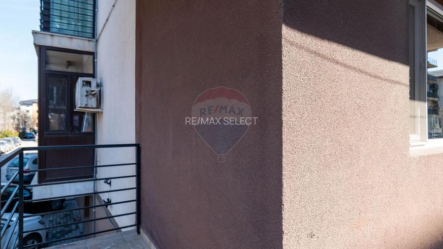 Dobroesti - vanzare apartament 3 camere, strada Marului - 27