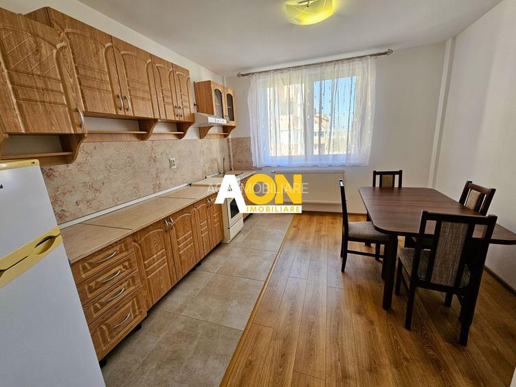 Penthouse pe două niveluri, panouri solare, terasă de 50 mp, boxă - 5