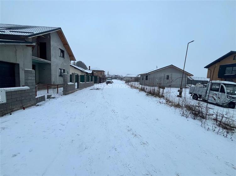 OPORTUNITATE TEREN INTRAVILAN CU PROIECT DE CASA, HARMAN - 3