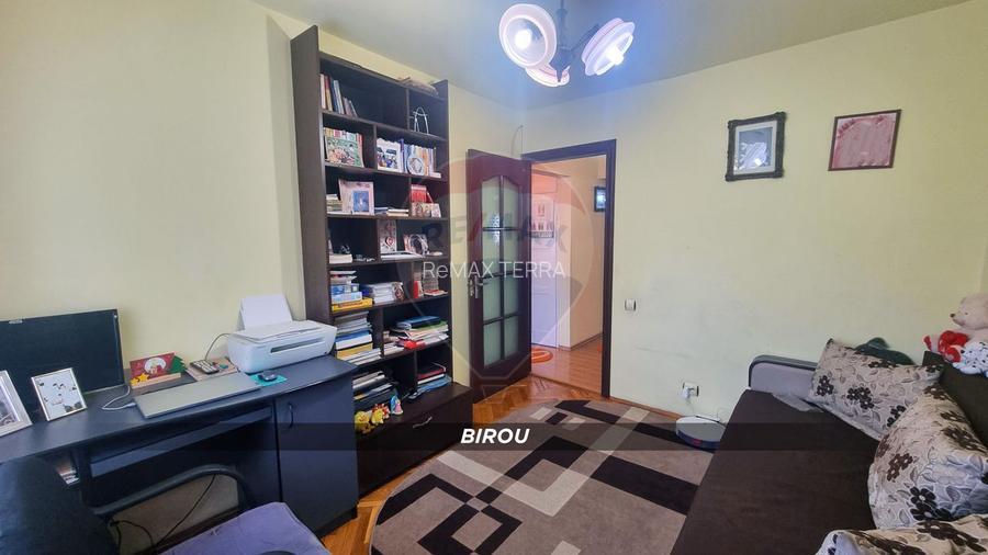 OCAZIE!!! Apartament cu 3 camere, 2 bai et. 2 Str. Hortensiei CENTRAL - 12