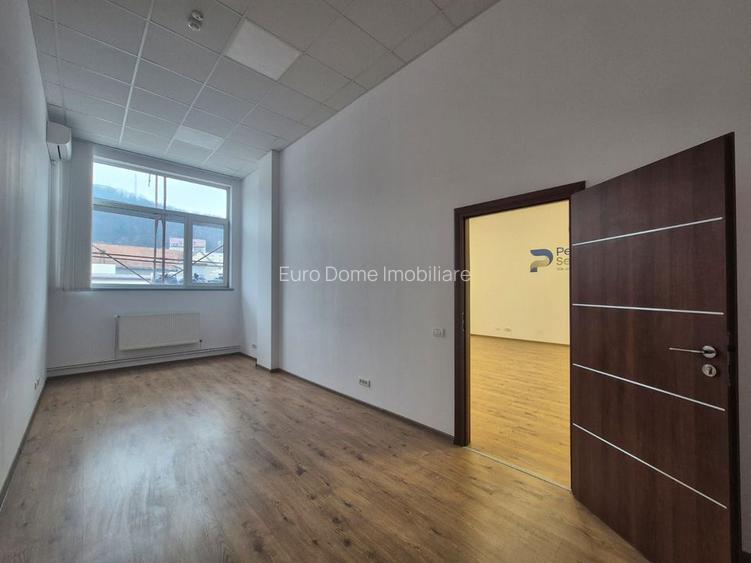 Central, la 5 minute de Afi , spatiu amenajat - 3