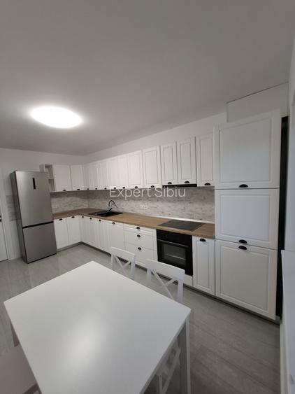 Casă nouă de închiriat 4 camere nemobilata ,în Cisnădie - 3