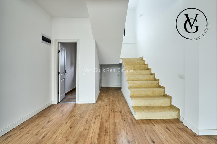 Vila modernă - finisată -terasă circulabila vedere lac și mare - 8