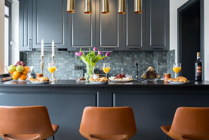 O Vacanță Permanentă în Inima Capitalei, Bulevardul Magheru - 11