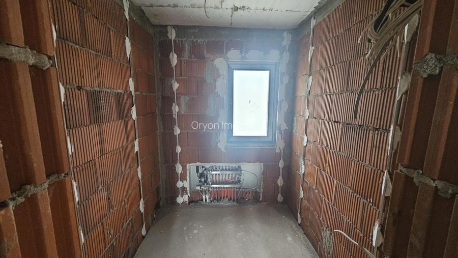 Casă P + 1, central, vis-a-vis de Stadionul Municipal - 7