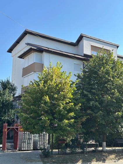 Apartament de vânzare - 4