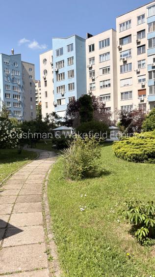 Plevnei - 4 camere de vanzare in complex rezidential cu gradina si paza - 14