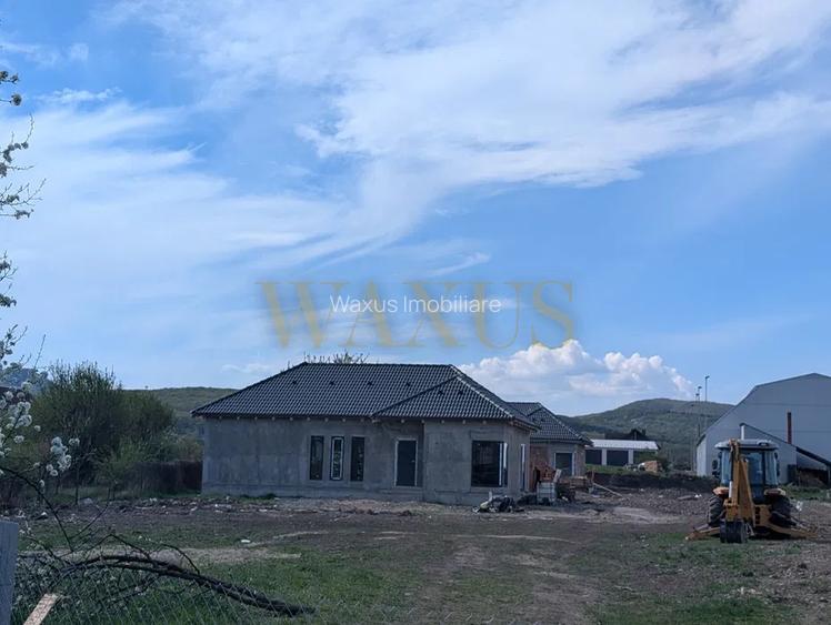 Casa tip parte, 677 mp curte,Unirea - 3