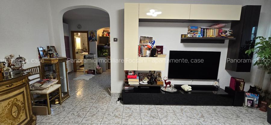 3 camere de vanzare Focsani, ultracentral - 32