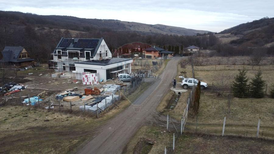 Teren 999 mp. Front 15,70 ml. Valea Garbaului - Floresti - 18