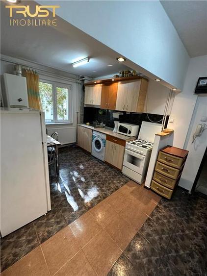 2 camere | Etaj Intermediar | Semidecomandat | Balcon I str.C-tin Brancusi