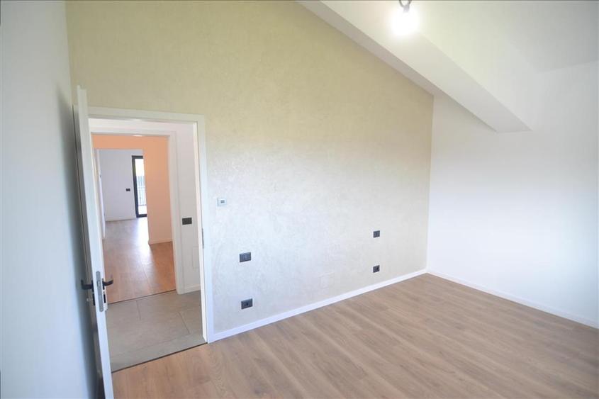 Vanzare casa individuala 3 camere ,2 bai ,Cartier Izvor -Tarlungeni