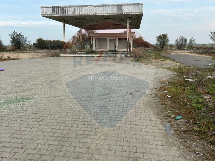 Teren Intravilan  20000 mp. plus cladire statie Peco - 7